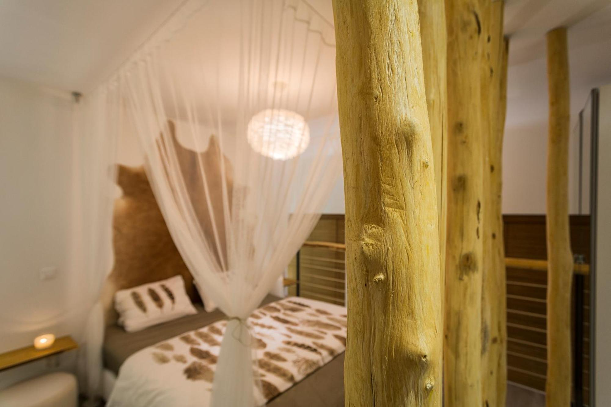 Suites 13 Budapest Luaran gambar