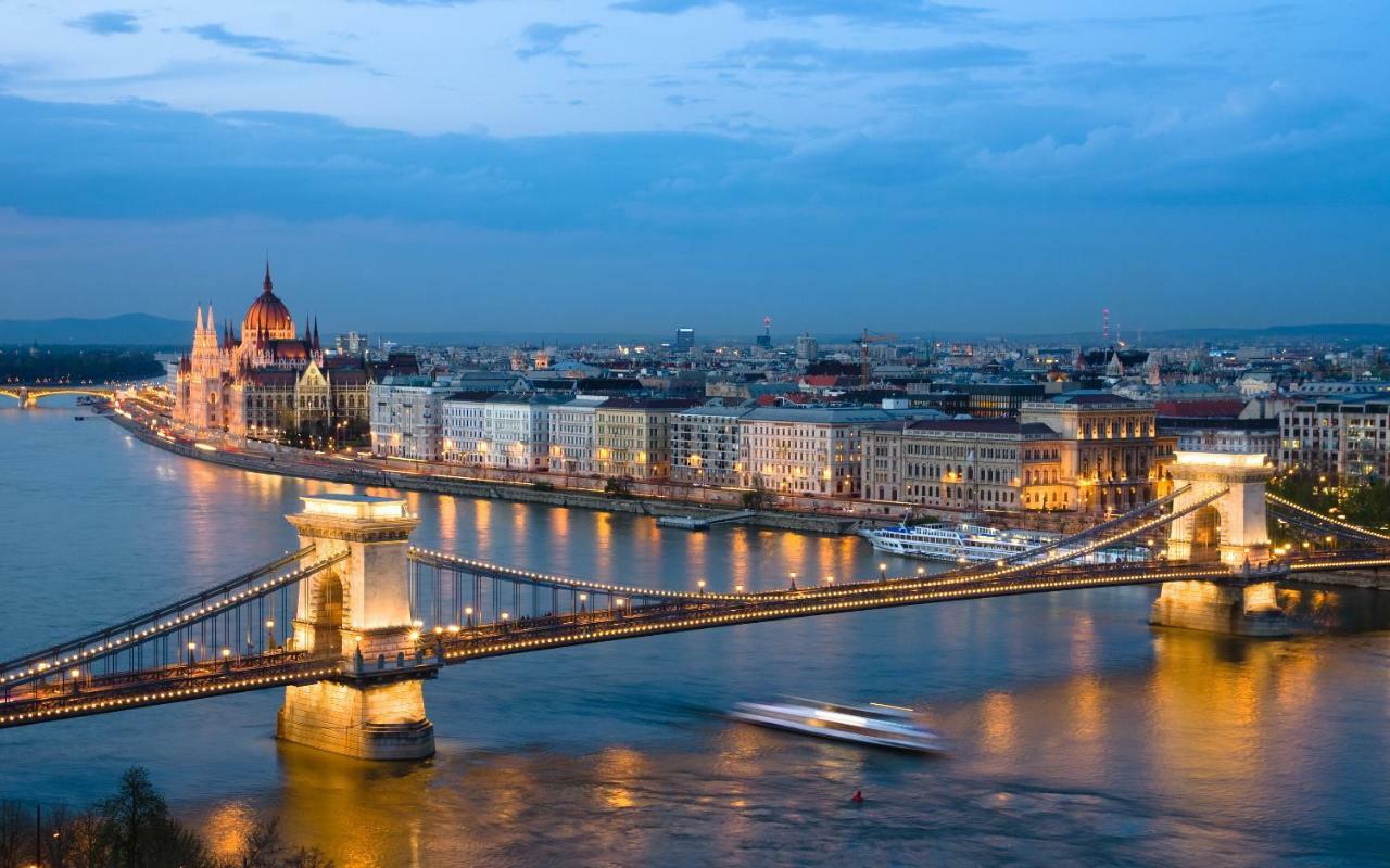 Suites 13 Budapest Luaran gambar
